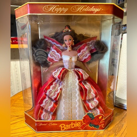 RARE VINTAGE 1997 SPECIAL EDITION HAPPY HOLIDAYS BARBIE - NRFB - Picture 1 of 8